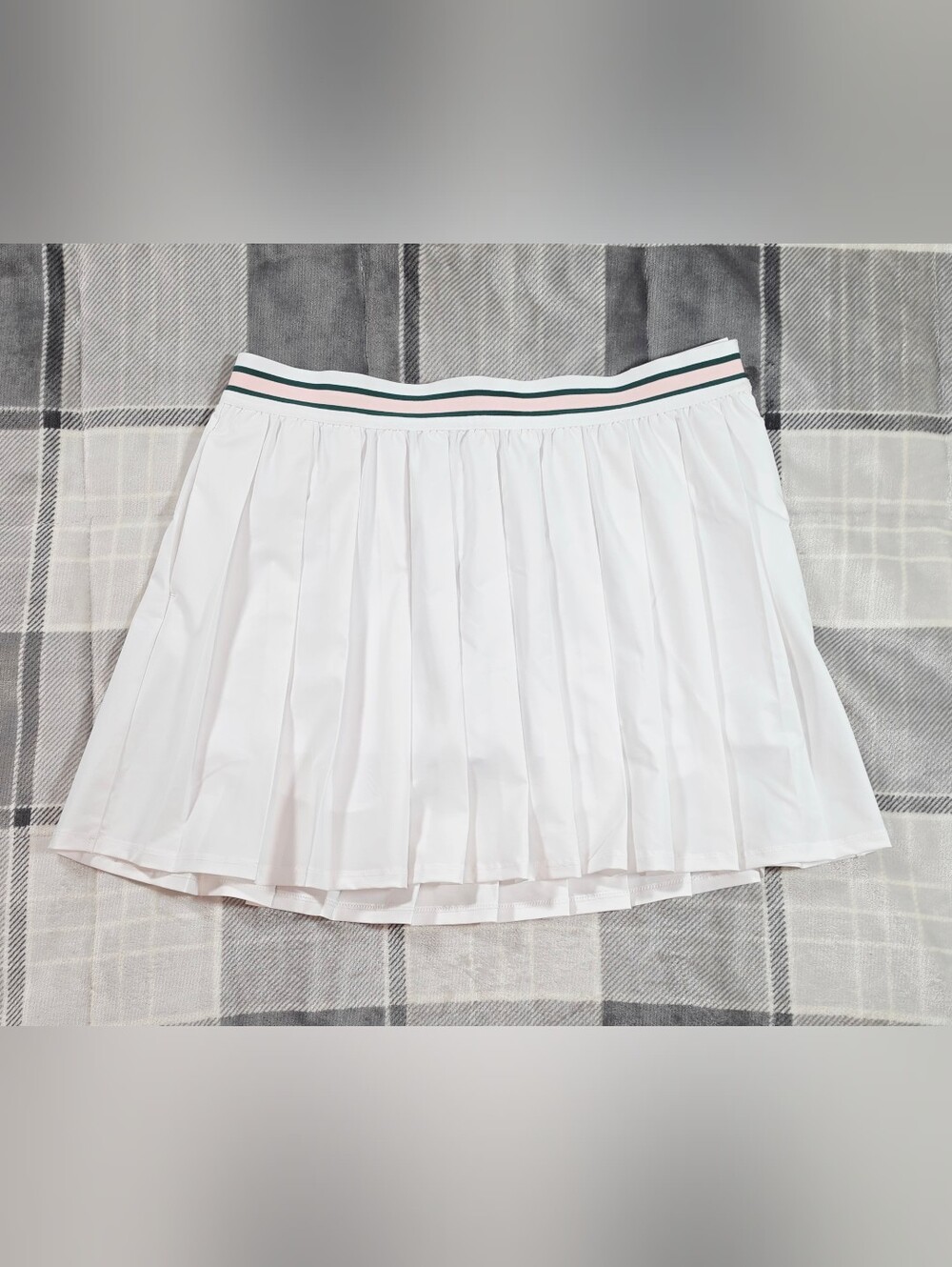 Walter Hagen White Pleated Mini Skirt with Green-Trim Waistband(GLF-09)